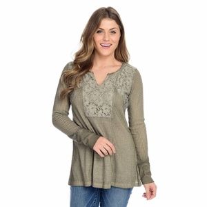 ✨3 for $30✨Olive Green Long Sleeve Detail Top NWOT